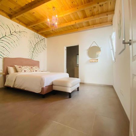 Apartment Alma 1 Tías Екстериор снимка